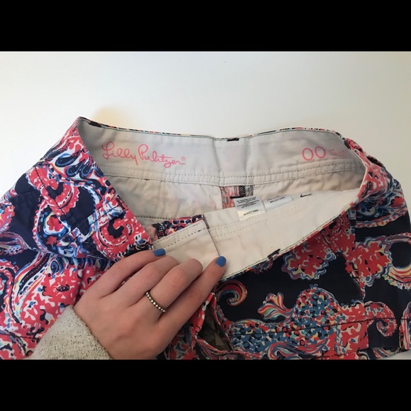 *LILLY PULITZER SHORTS* - Picture 3 of 3